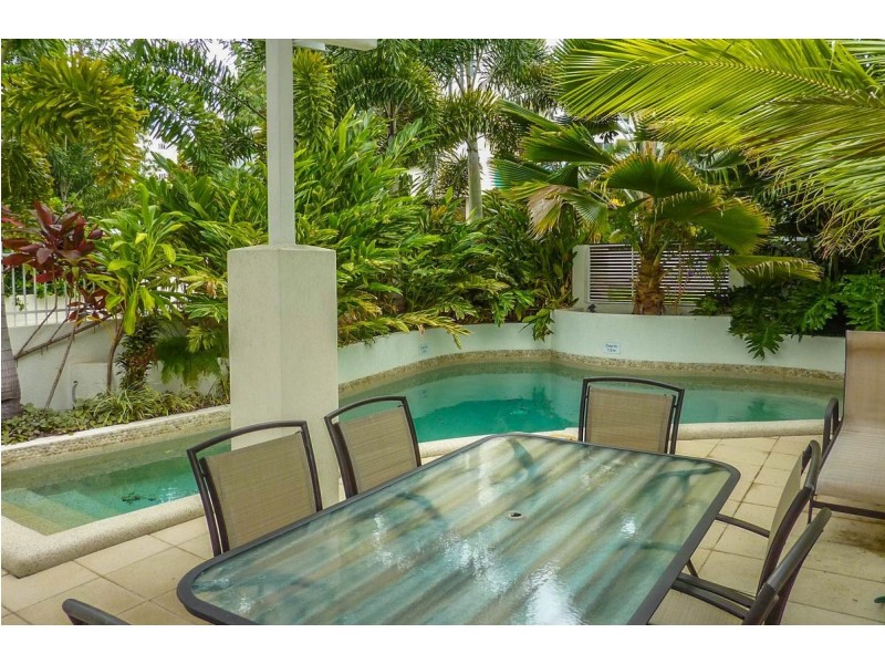 8/75 Moore Street, Trinity Beach QLD 4879