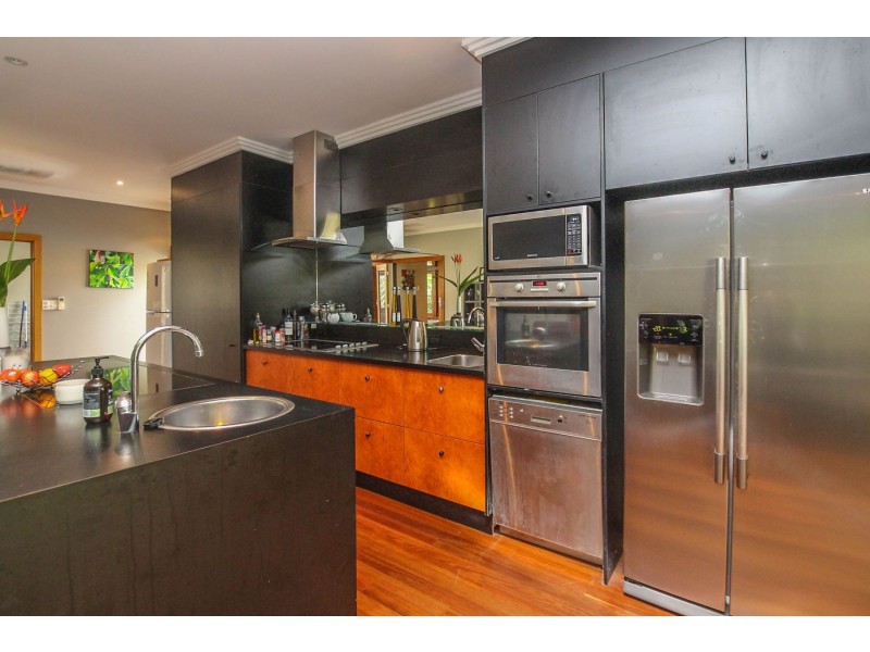 25 Friend Street, Edge Hill QLD 4870