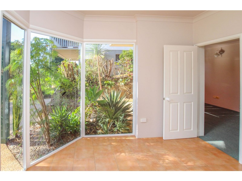 42 Benn Street, Brinsmead QLD 4870