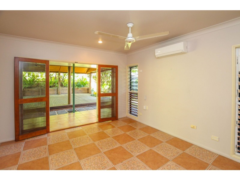42 Benn Street, Brinsmead QLD 4870