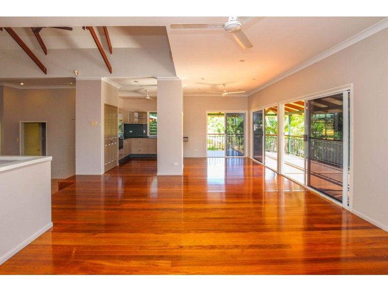 42 Benn Street, Brinsmead QLD 4870