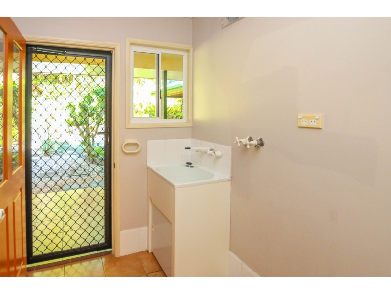 42 Benn Street, Brinsmead QLD 4870