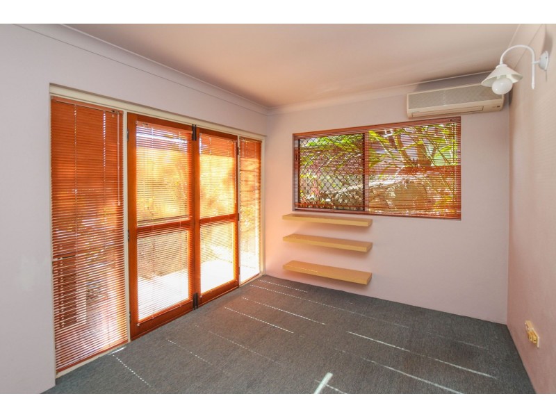 42 Benn Street, Brinsmead QLD 4870
