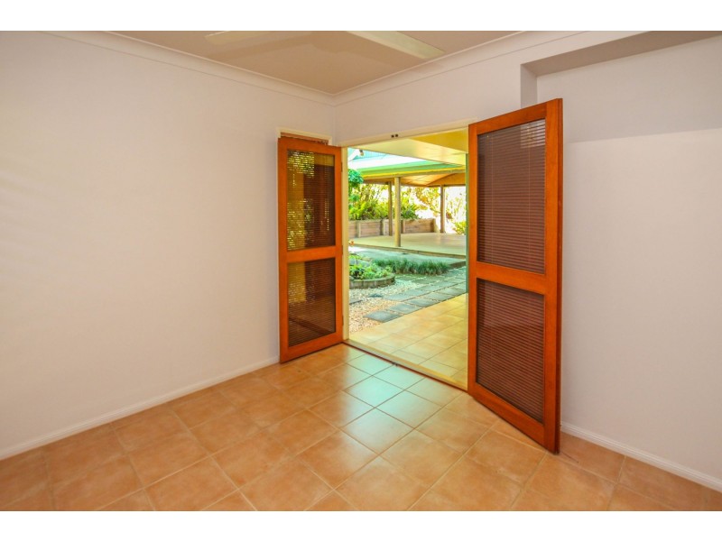 42 Benn Street, Brinsmead QLD 4870