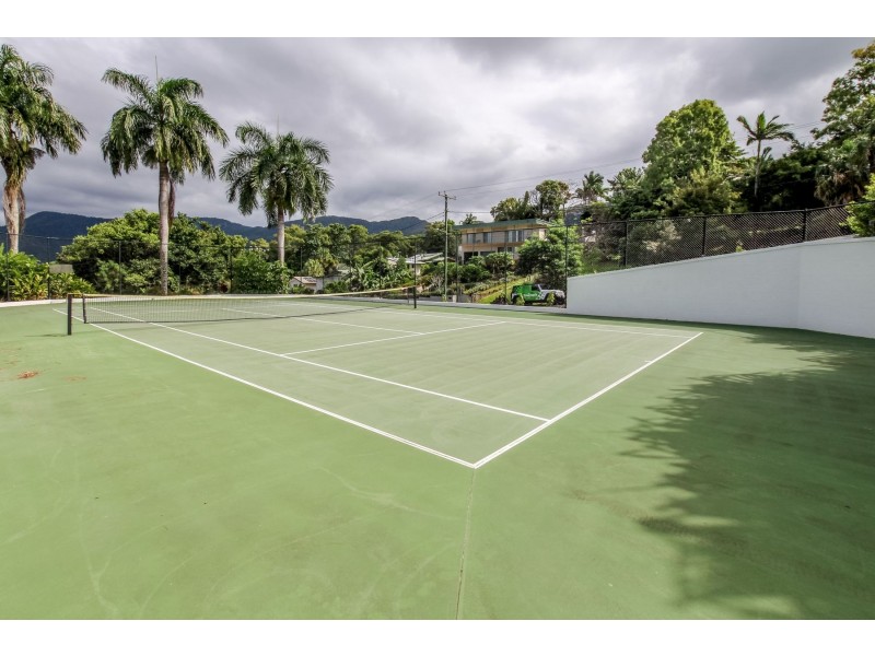 61/8 Munro Terrace, Mooroobool QLD 4870