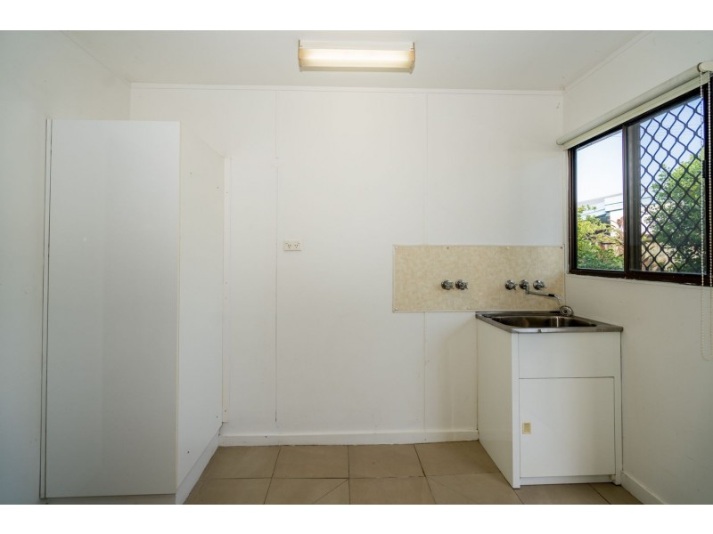 15 Veivers Close, Westcourt QLD 4870