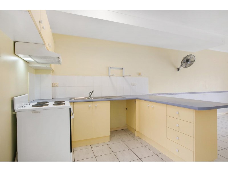 2/531 Varley Street, Yorkeys Knob QLD 4878