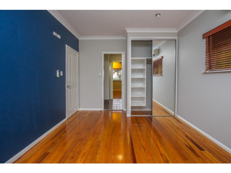 1 Torazzi Place, Mooroobool QLD 4870