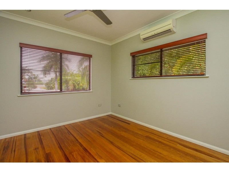 1 Torazzi Place, Mooroobool QLD 4870