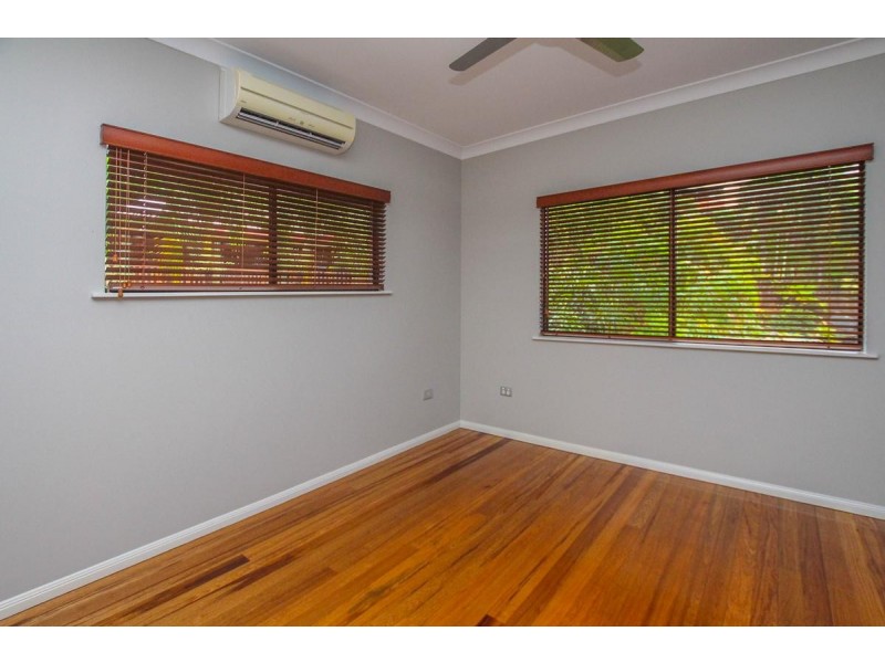 1 Torazzi Place, Mooroobool QLD 4870