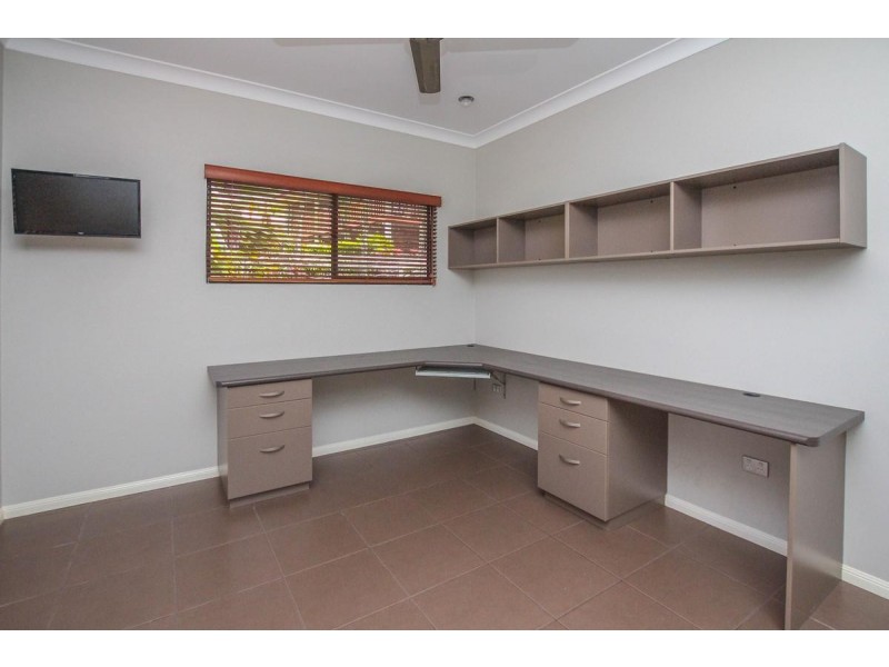 1 Torazzi Place, Mooroobool QLD 4870