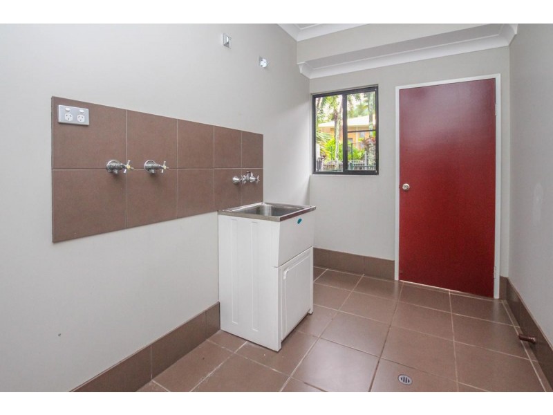 1 Torazzi Place, Mooroobool QLD 4870