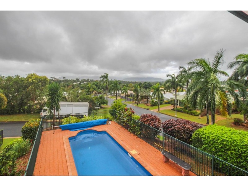 1 Torazzi Place, Mooroobool QLD 4870