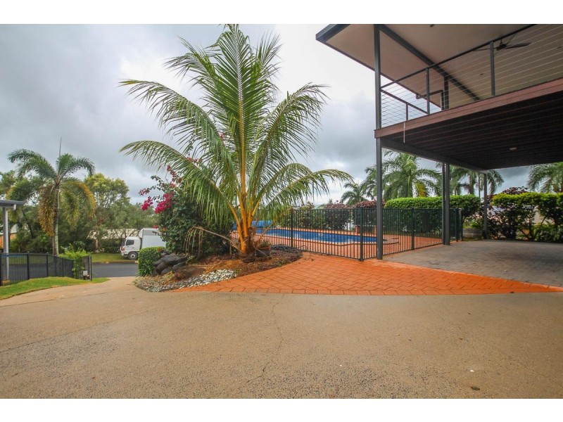 1 Torazzi Place, Mooroobool QLD 4870