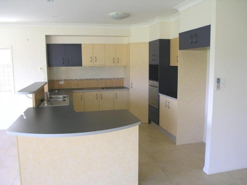 28 Taringa Street, Brinsmead QLD 4870