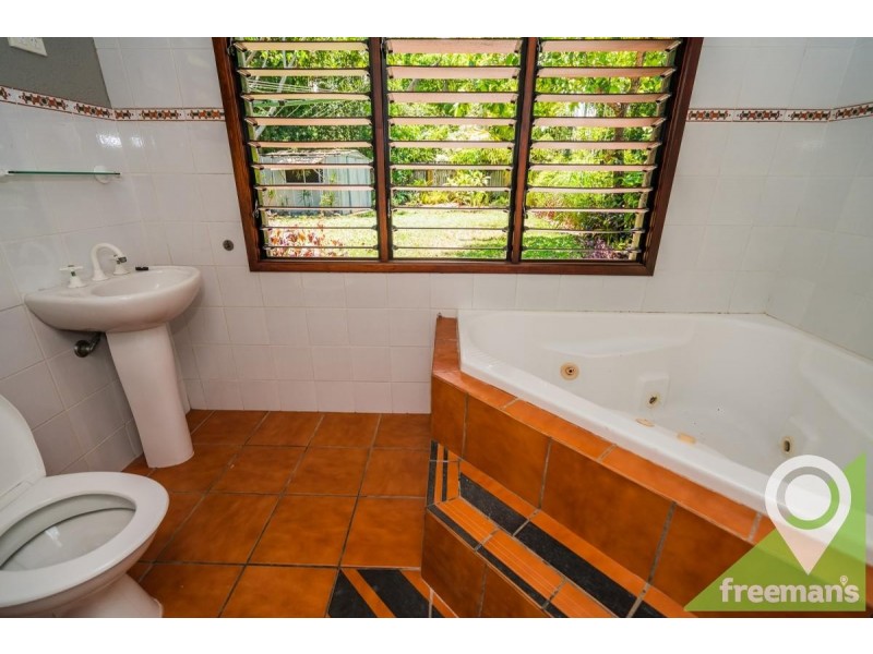 53 Baronia Crescent, Holloways Beach QLD 4878