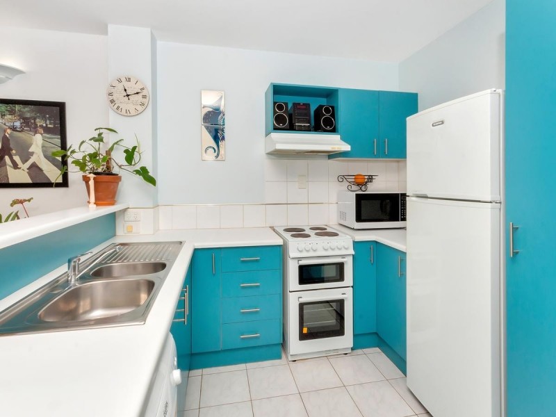 2/19 Poinciana Street, Holloways Beach QLD 4878