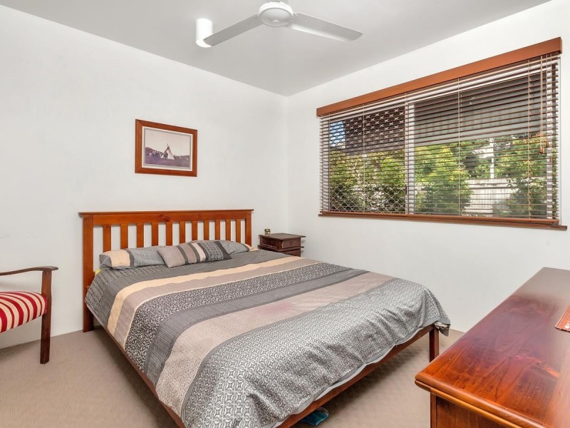 2/19 Poinciana Street, Holloways Beach QLD 4878