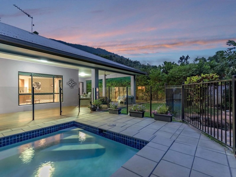 5 Hughes Close, Redlynch QLD 4870