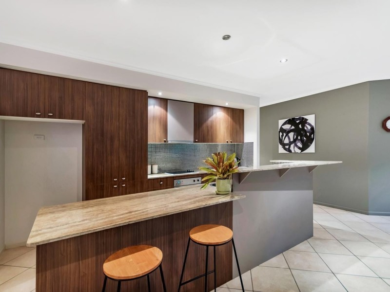 5 Hughes Close, Redlynch QLD 4870