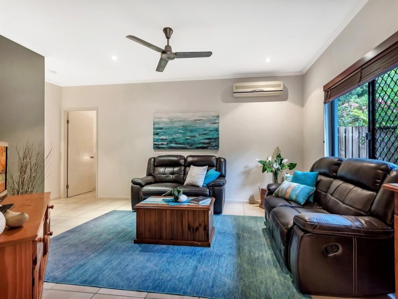 5 Hughes Close, Redlynch QLD 4870