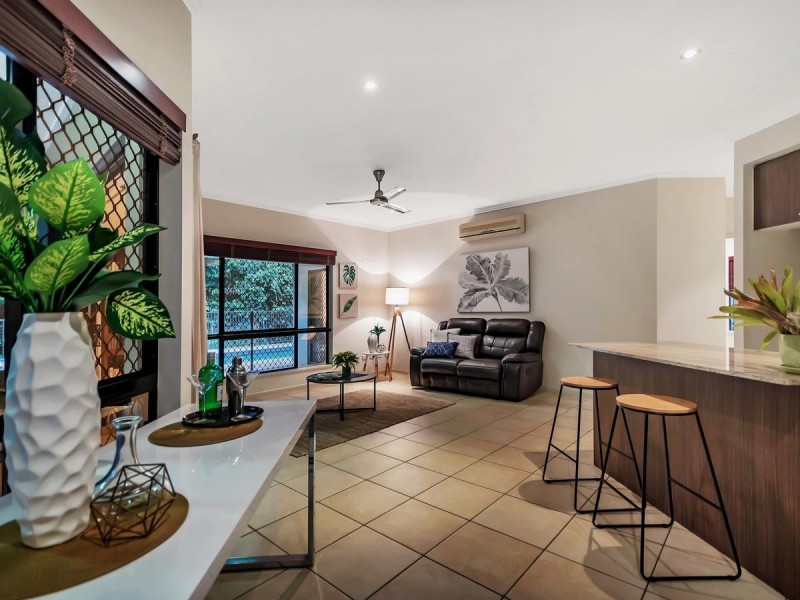 5 Hughes Close, Redlynch QLD 4870