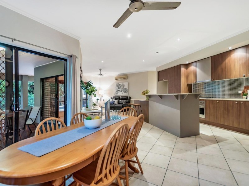 5 Hughes Close, Redlynch QLD 4870
