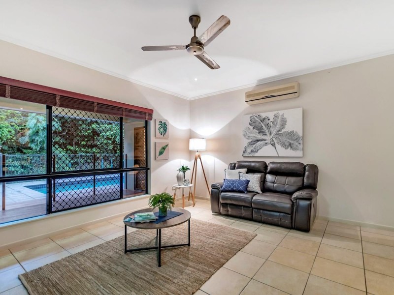 5 Hughes Close, Redlynch QLD 4870