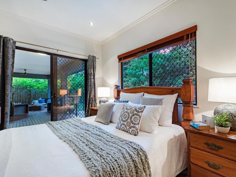 5 Hughes Close, Redlynch QLD 4870