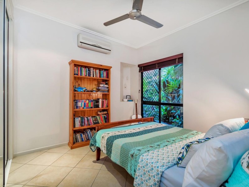 5 Hughes Close, Redlynch QLD 4870