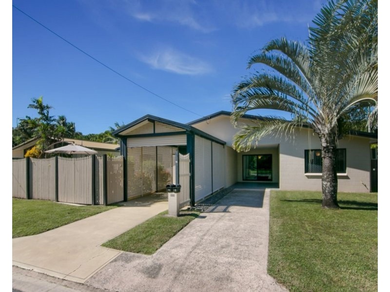 2/15 Connemara Close, Trinity Beach QLD 4879
