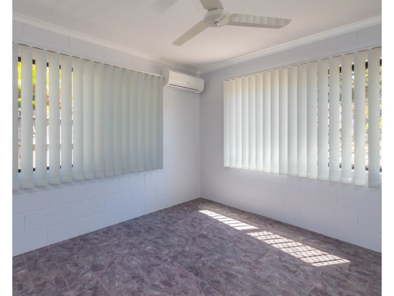 2/15 Connemara Close, Trinity Beach QLD 4879