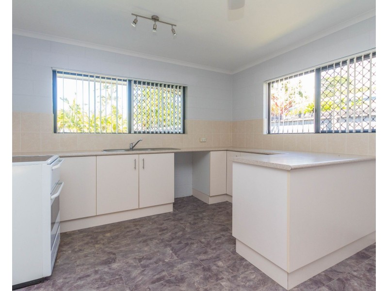 2/15 Connemara Close, Trinity Beach QLD 4879