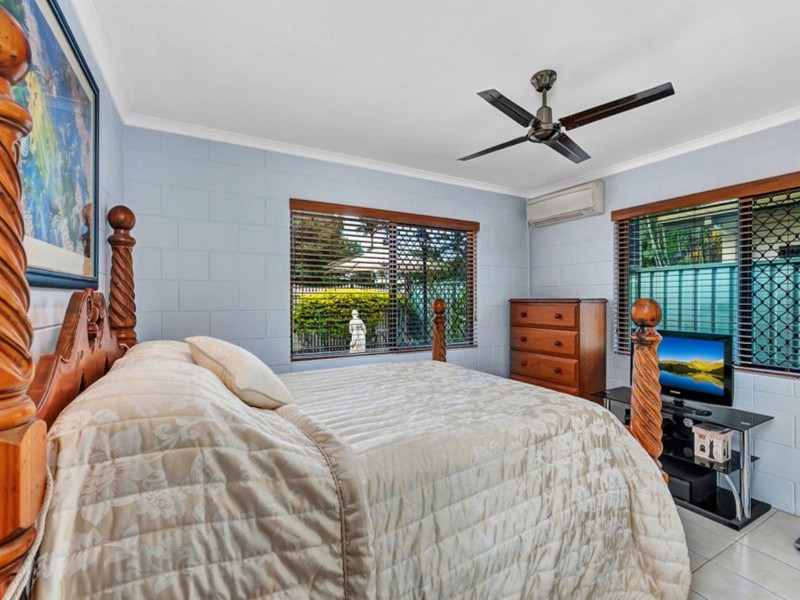 1/15 Connemara Close, Trinity Beach QLD 4879