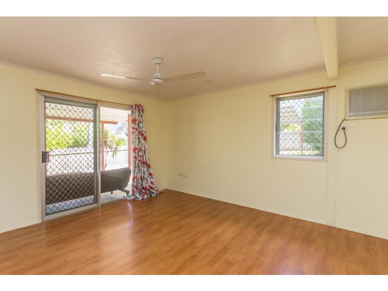 1 Witney Street, Manoora QLD 4870