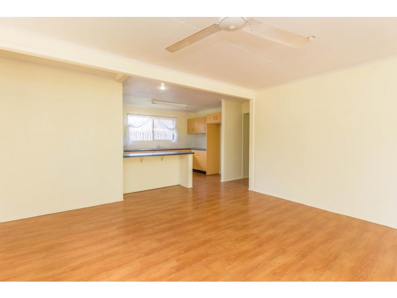 1 Witney Street, Manoora QLD 4870