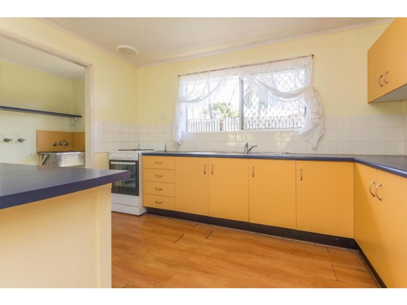 1 Witney Street, Manoora QLD 4870