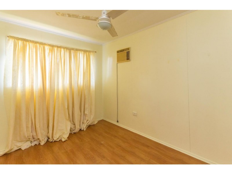 1 Witney Street, Manoora QLD 4870