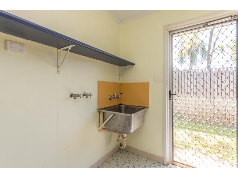 1 Witney Street, Manoora QLD 4870