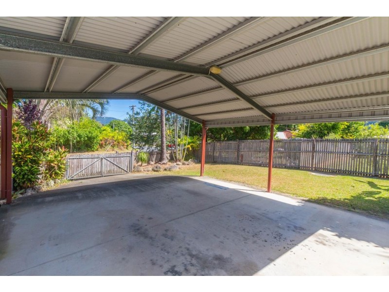 1 Witney Street, Manoora QLD 4870