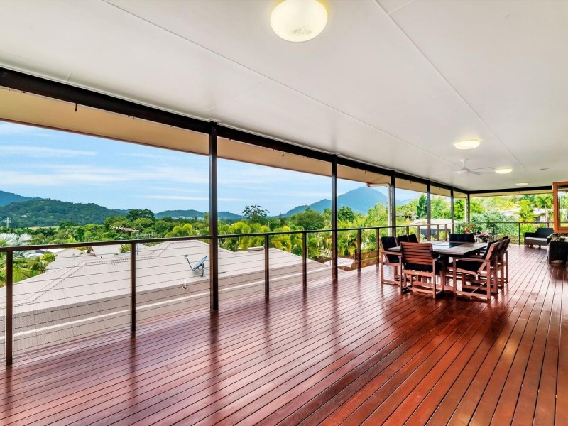 13 Ellestree Close, Redlynch QLD 4870