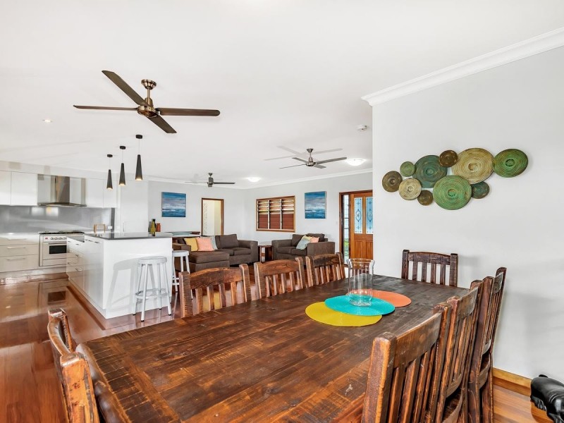 13 Ellestree Close, Redlynch QLD 4870