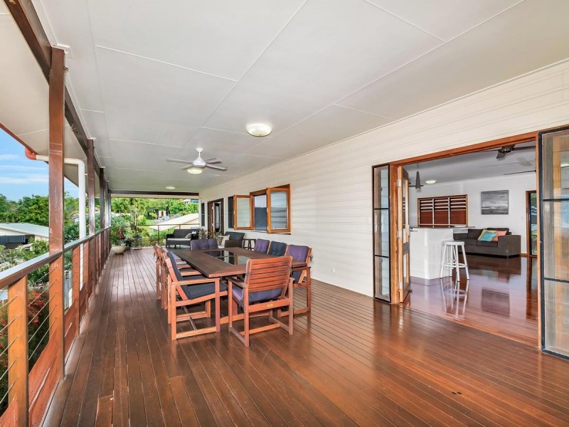 13 Ellestree Close, Redlynch QLD 4870