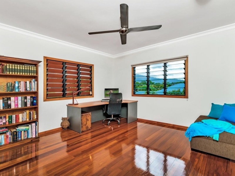 13 Ellestree Close, Redlynch QLD 4870