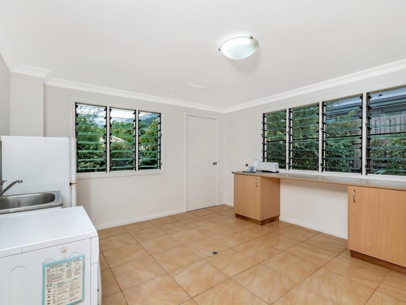 13 Ellestree Close, Redlynch QLD 4870