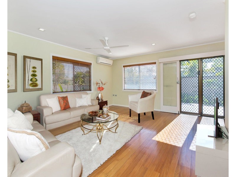 11 Creedy Street, Westcourt QLD 4870