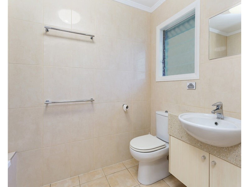 11 Creedy Street, Westcourt QLD 4870