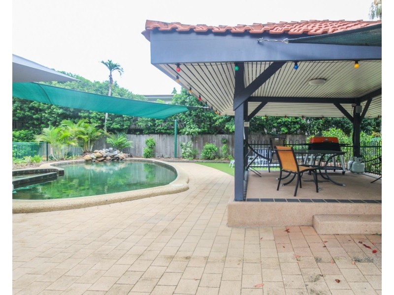 13/239 Lake Street, Cairns City QLD 4870