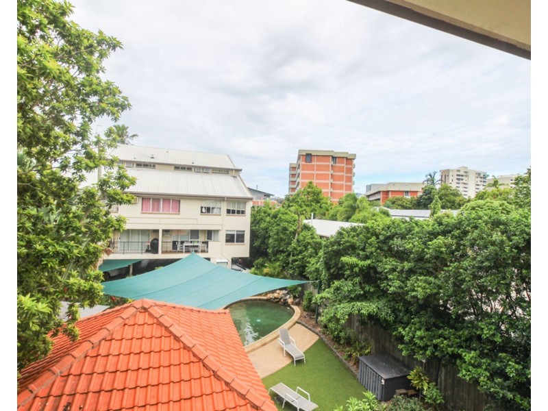 13/239 Lake Street, Cairns City QLD 4870