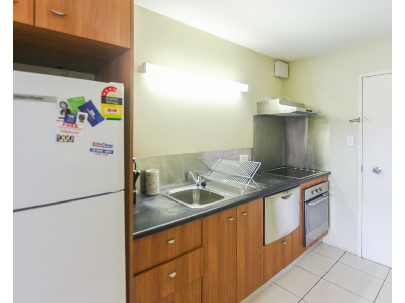 13/239 Lake Street, Cairns City QLD 4870